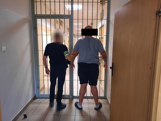 Znamy przeszłość zatrzymanego za napaść mężczyzny z Pruszkowa. Kilka lat temu pobił kobietę w ciąży