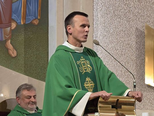 Znany „Ksiądz z osiedla” odchodzi z Piastowa. Wiadomo, gdzie ma teraz służyć