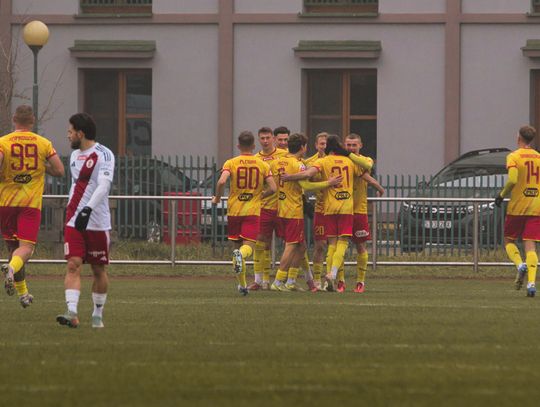 Znicz odbił się od dna