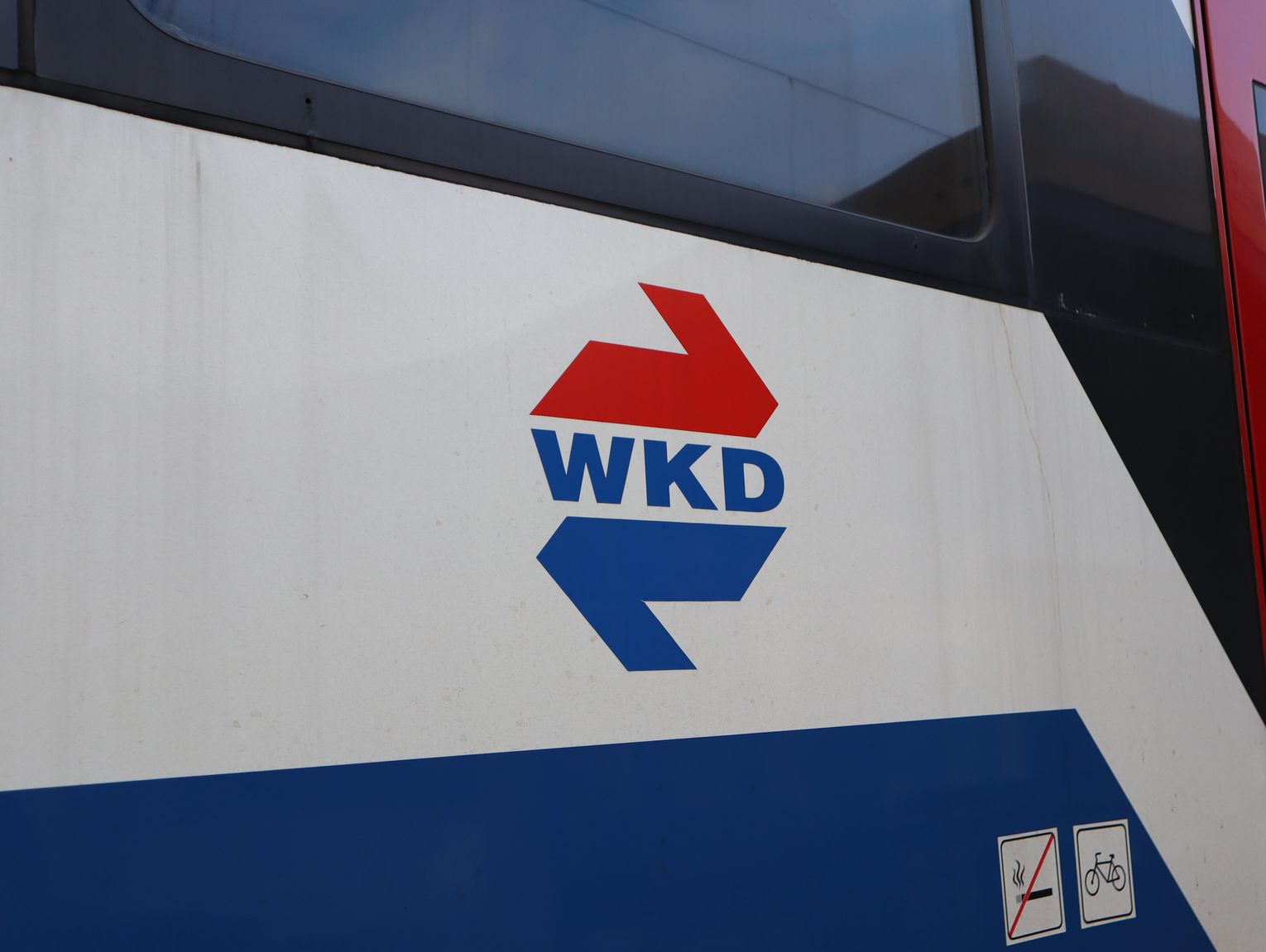 Dramat na torach WKD. Mężczyzna chciał popełnić samobójstwo