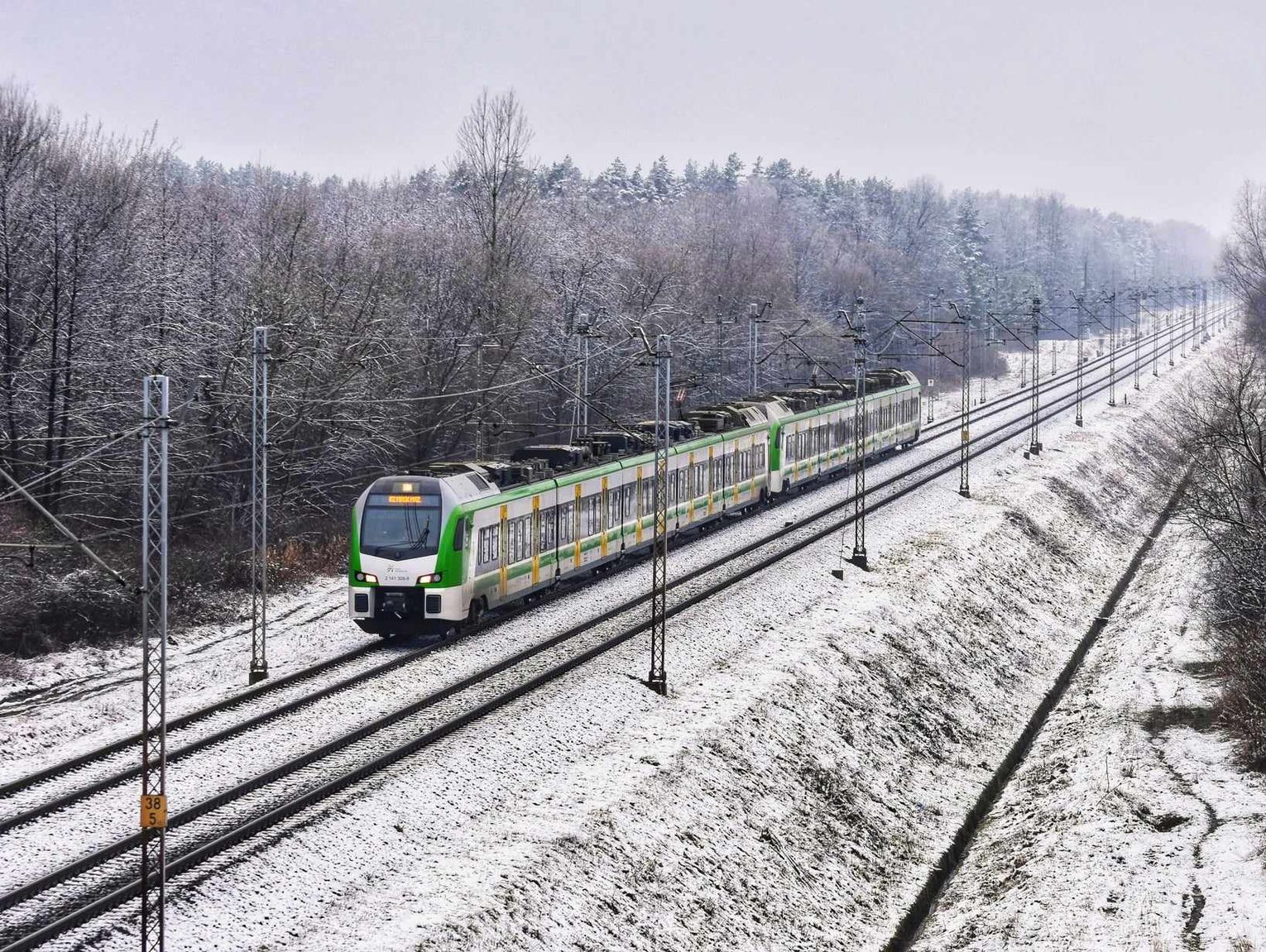 Dwie awarie na kolei. Zepsuły się tabory na stacjach Warszawa Ursus oraz Warszawa Włochy