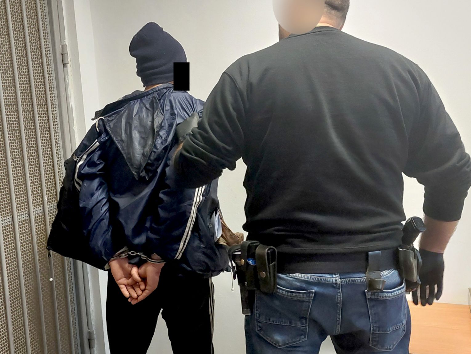 Grodzisk Mazowiecki: 42-latek zatrzymany po serii kradzieży i włamań. Trafił do aresztu