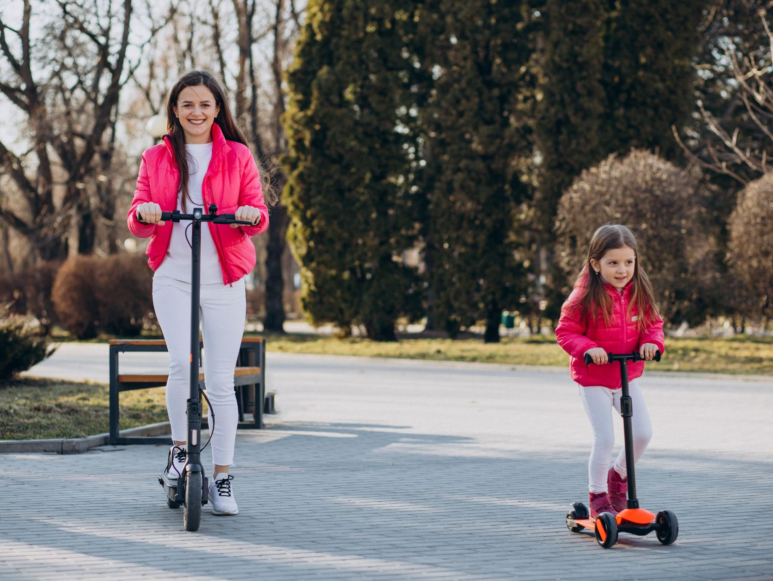 Hulajnoga to nie zabawka! Dzieci do 13 lat nie pojadą nimi po drodze