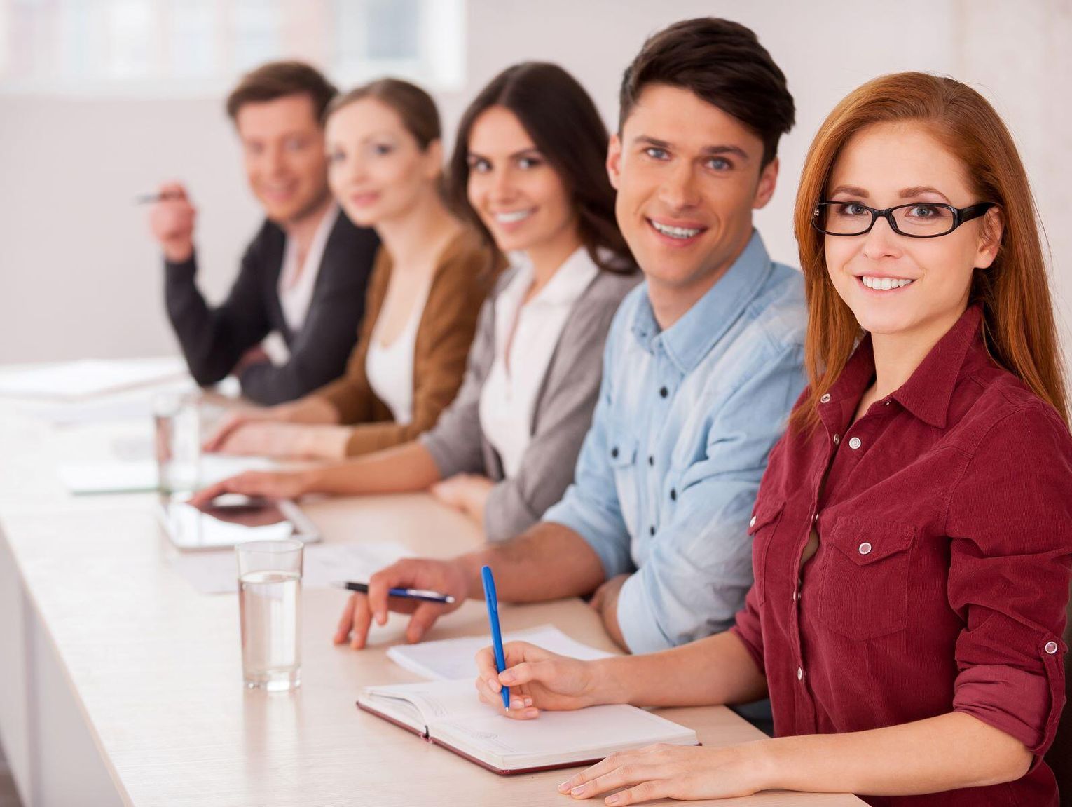 Jakie możliwości na rynku pracy dają studia z administracji i zarządzania?