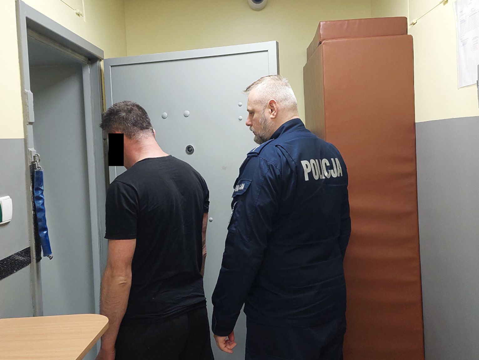 Milanówek: Magazyn narkotyków w prywatnym domu. 3 kg zakazanych substancji i areszt dla 41-latka