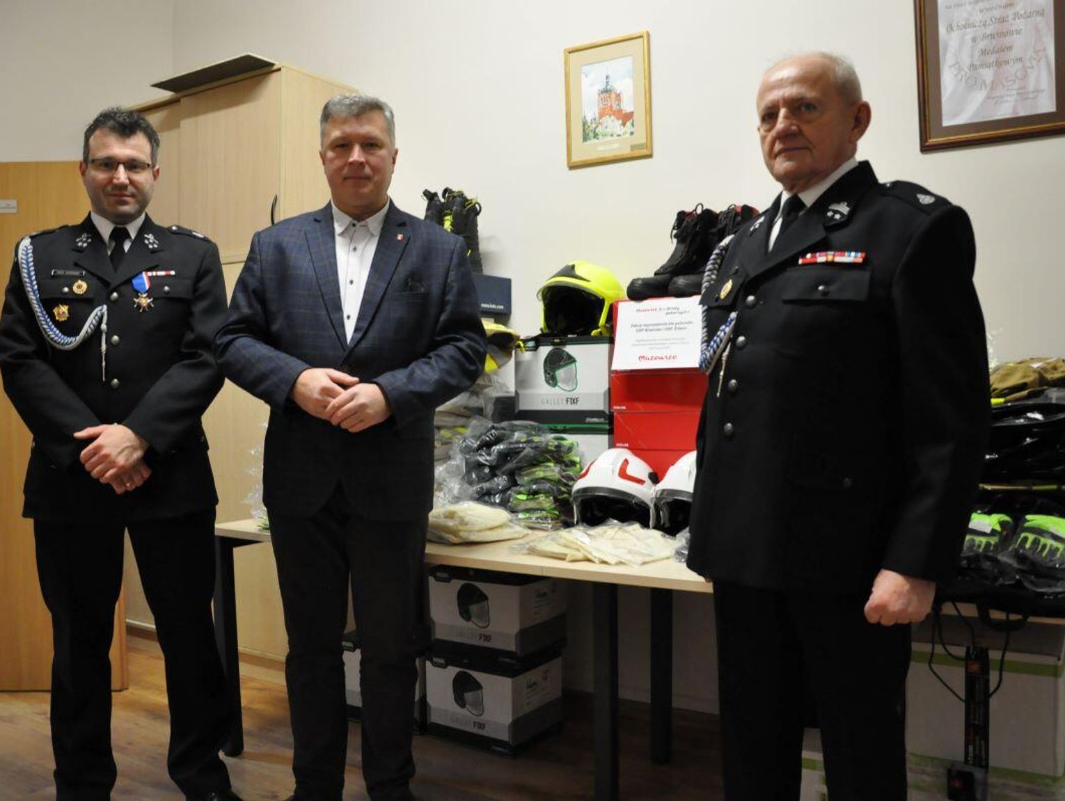 Nowe umundurowanie dla OSP w Brwinowie i Żółwinie