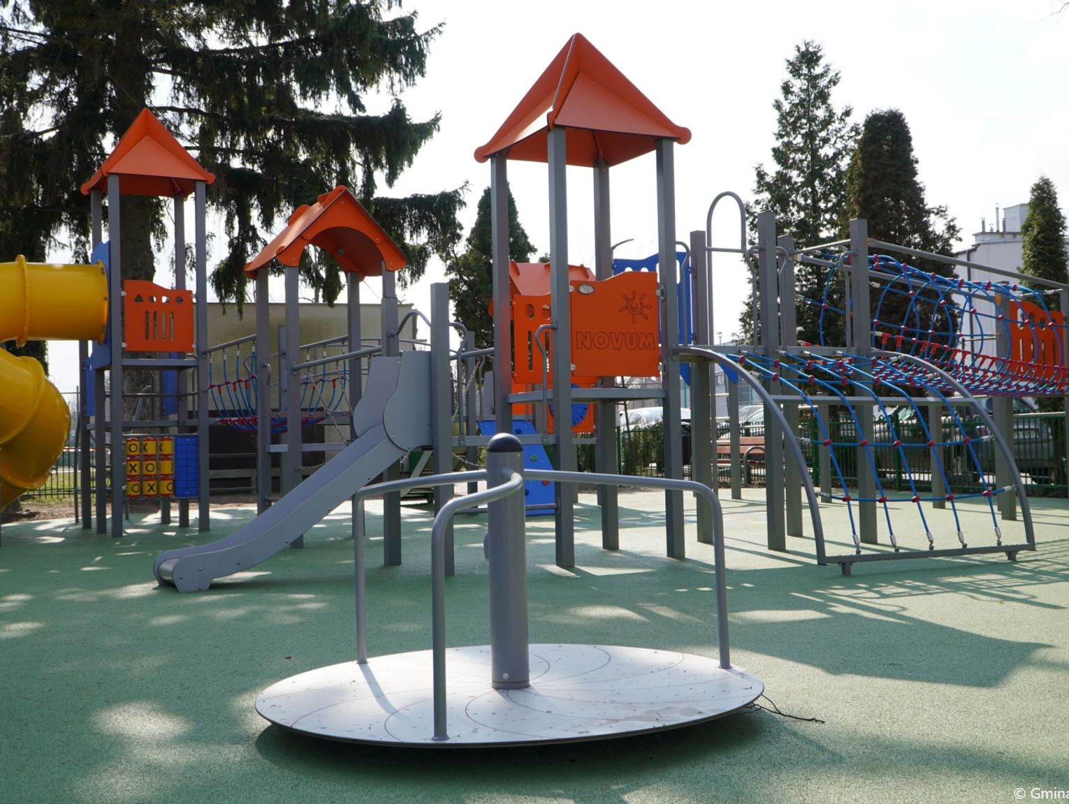 Nowy plac zabaw i siłownia w Ładach już otwarte