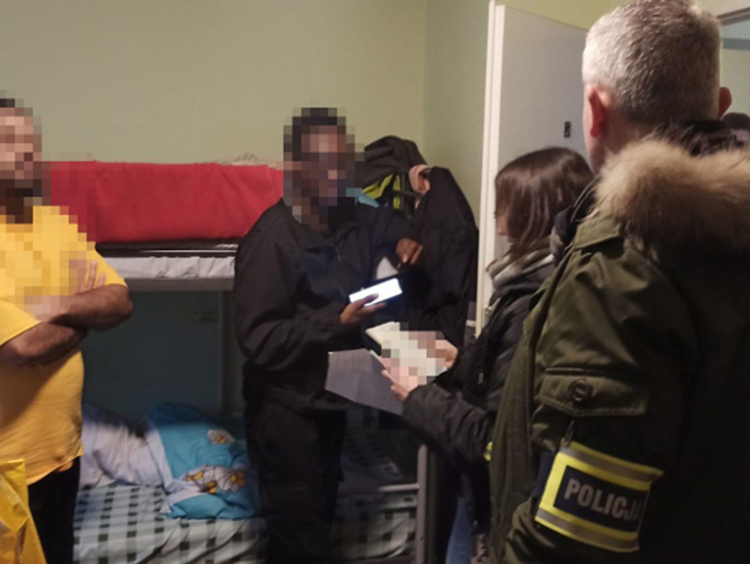 Obława służb w powiecie pruszkowskim. Wśród zatrzymanych poszukiwany trzema listami gończymi