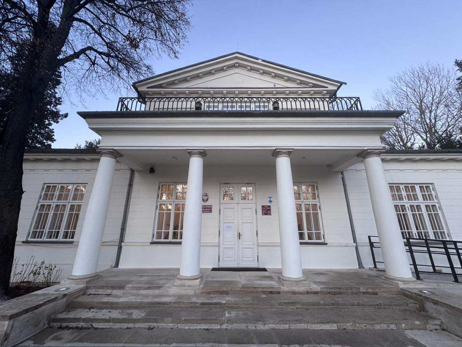 Odnowione wejście do USC w Pruszkowie już otwarte. Koniec utrudnień dla mieszkańców