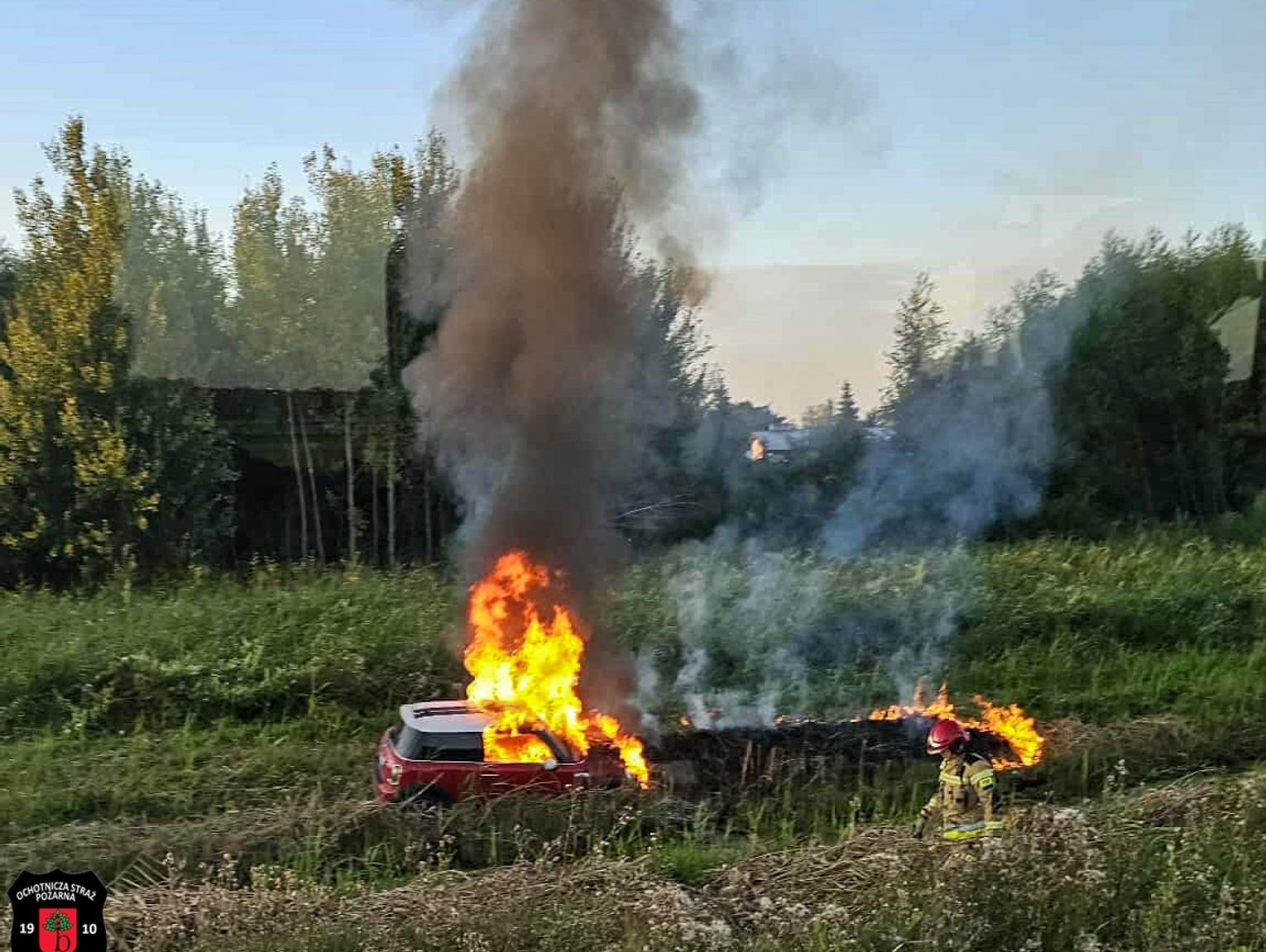 Pijany kierowca doprowadził do pożaru auta