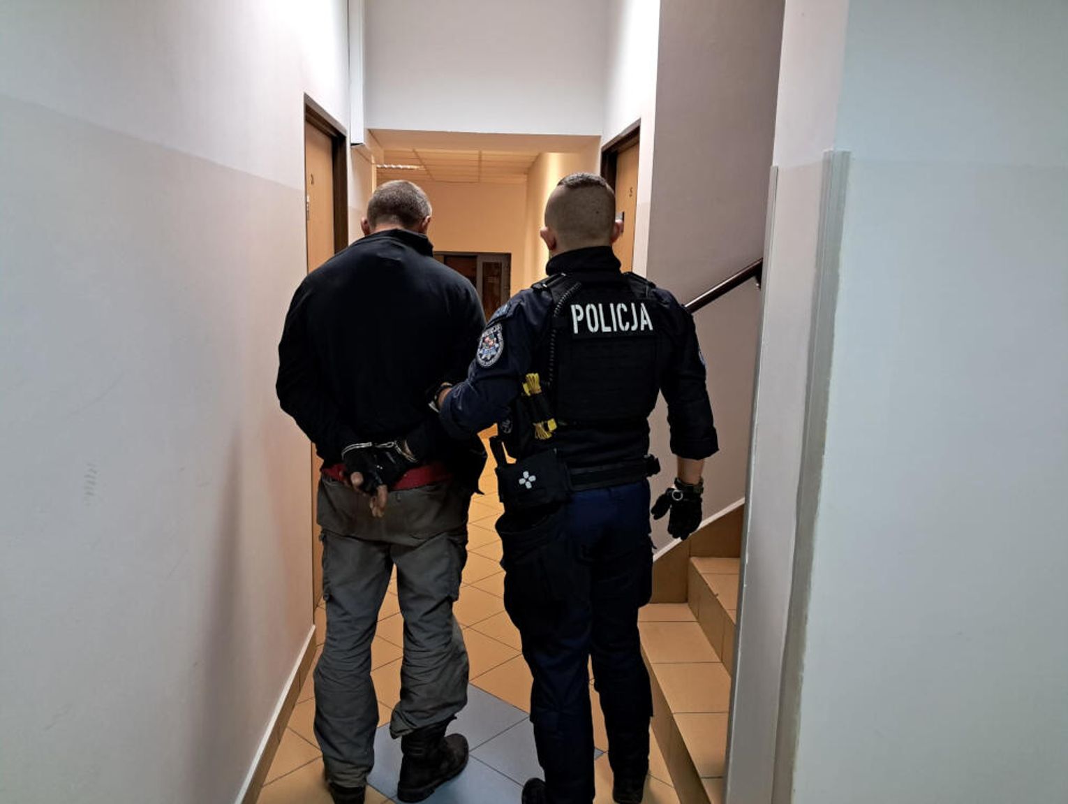Pościg po pijaku i zderzenie z radiowozem