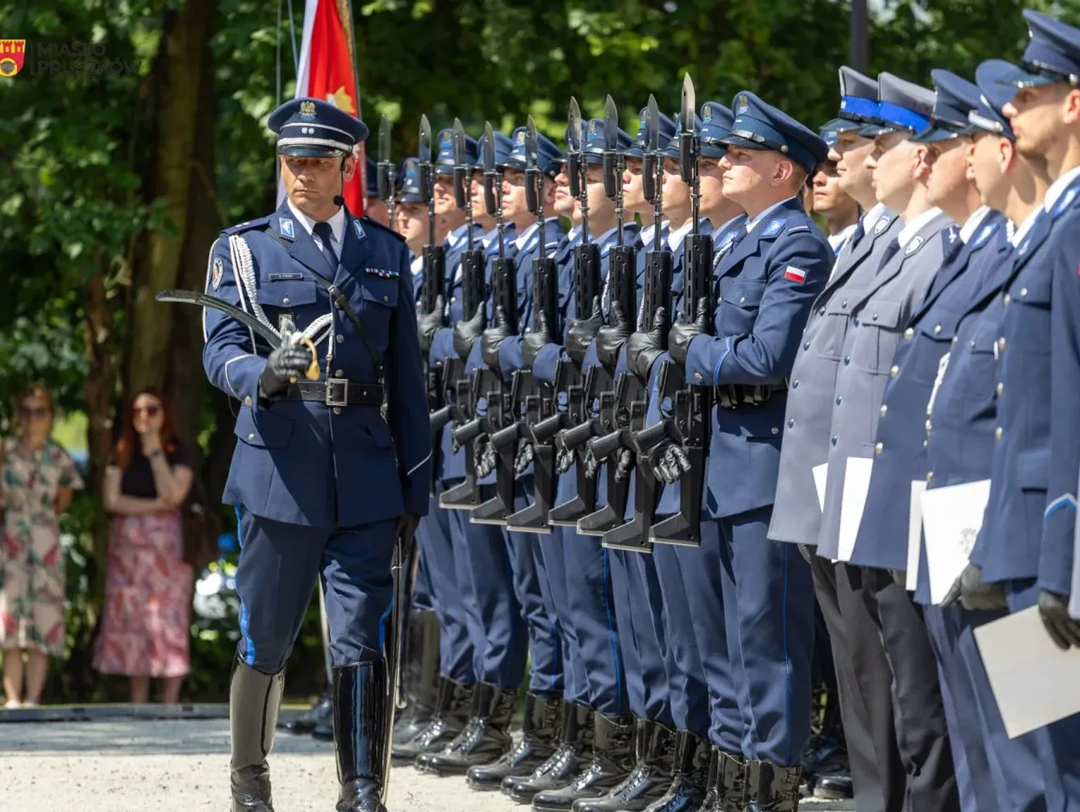 Powiatowe obchody Święta Policji w Brwinowie. Były awanse i rodzinny piknik