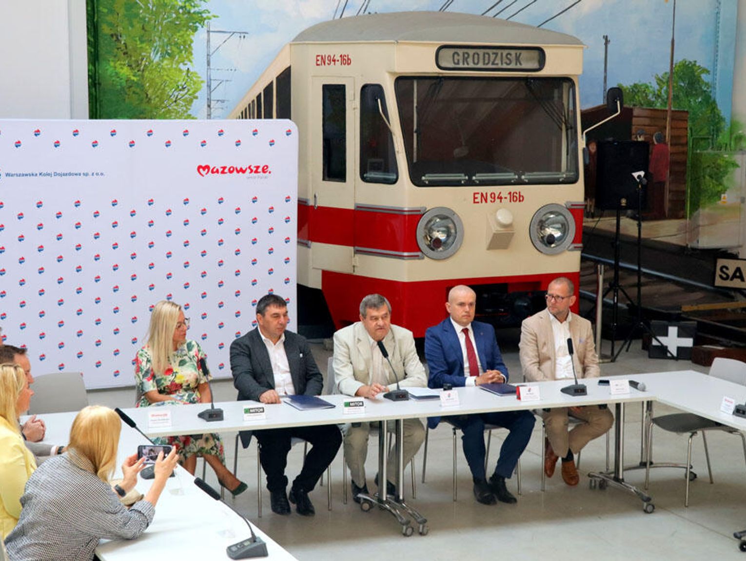 Remont torów WKD. Burza wśród pasażerów