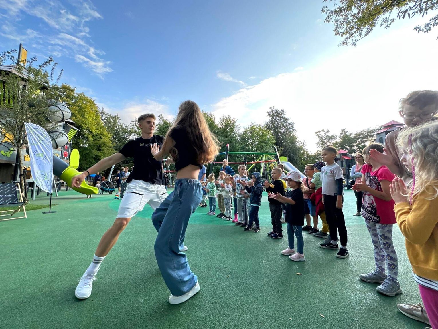 Roztańczone Lato z Top Dance. Bezpłatne zajęcia w plenerze