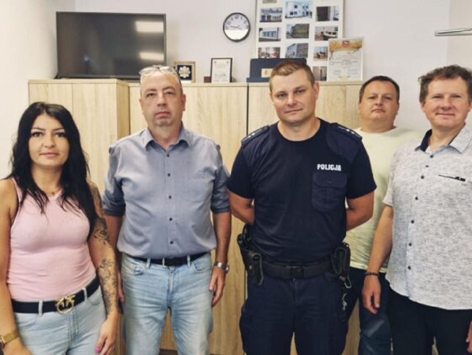 Samorządowcy łączą siły z policją na rzecz bezpieczeństwa w gminie Baranów