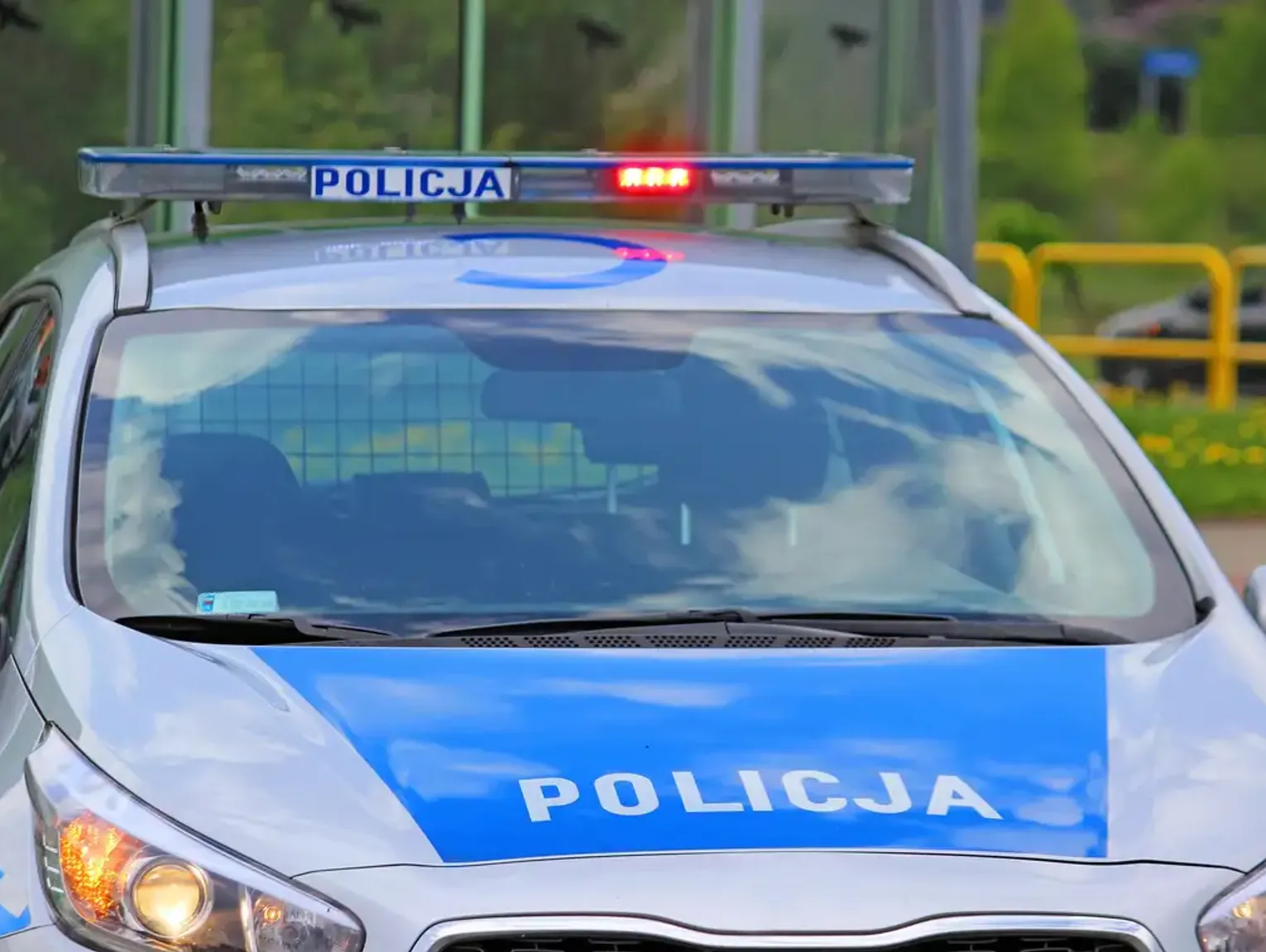 Seria kradzieży w drogerii w Raszynie. 19-latka usłyszała zarzut