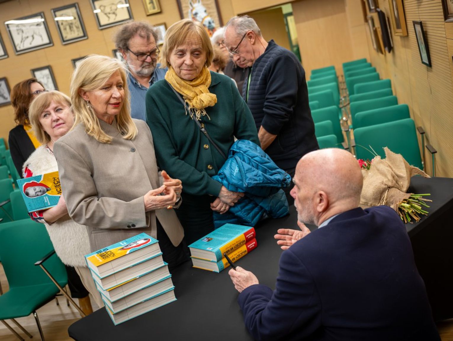 Spotkanie z Romanem Dziewońskim w Michałowicach. Opowieść o Wojciechu Młynarskim przyciągnęła tłumy