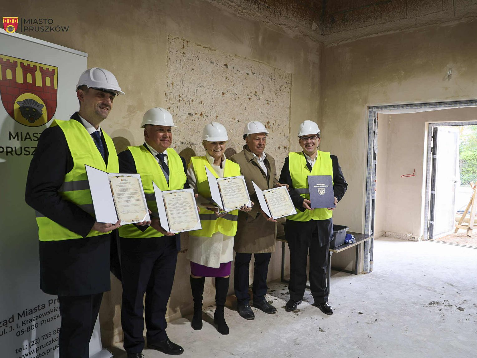 Symboliczny moment w Pruszkowie! Wmurowano akt erekcyjny pod nowe Przedszkole Miejskie nr 9