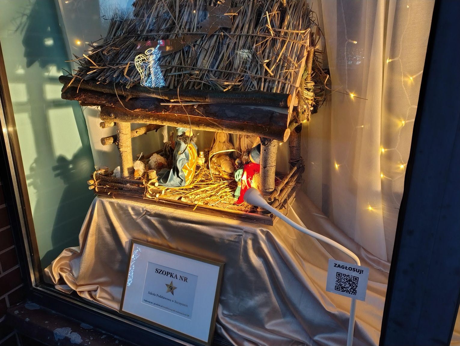 Szopki bożonarodzeniowe na placu Wolności