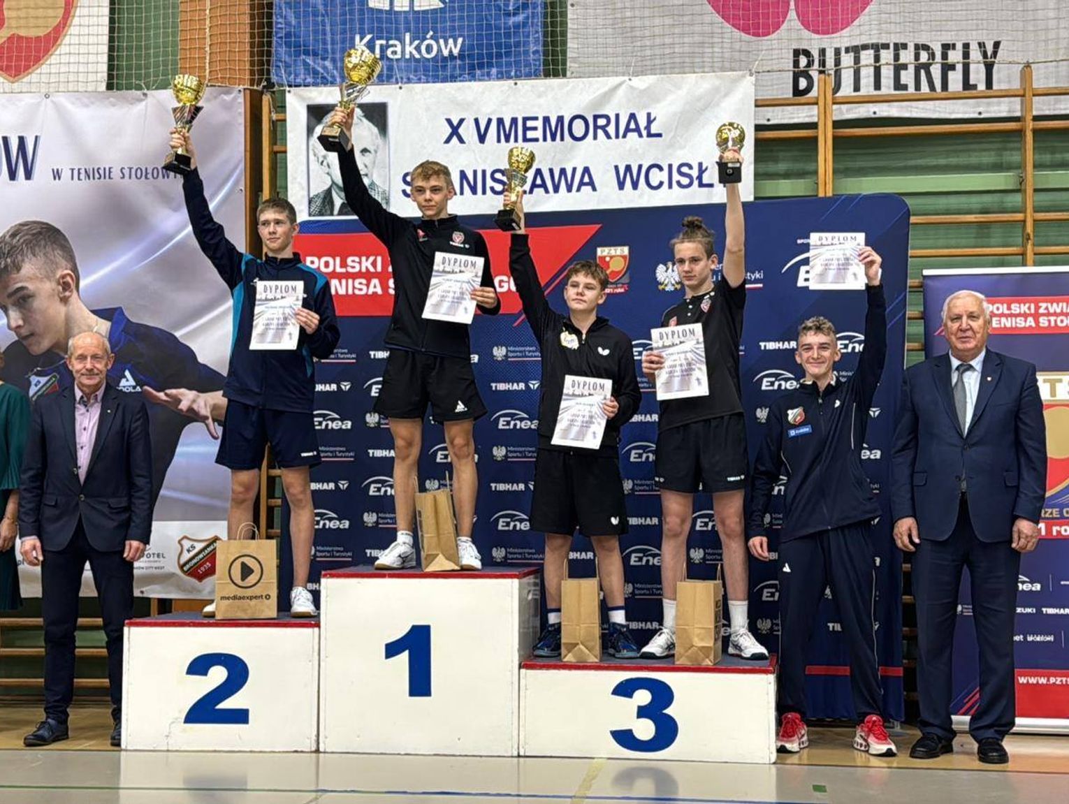 Tenisiści stołowi Bogorii w formie