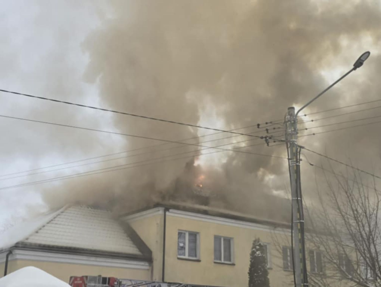 Trwają ekspertyzy, a mieszkańcy nie mogą wejść do domu. Założyli zbiórkę na odbudowę Monaru