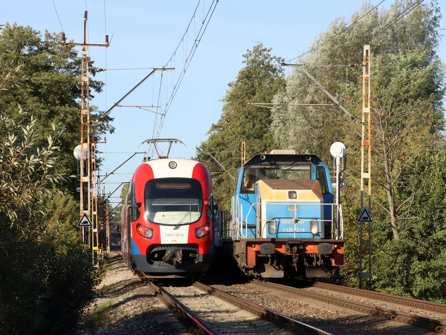 WKD tłumaczy się z chaosu komunikacyjnego podczas październikowych prac torowiska w Komorowie