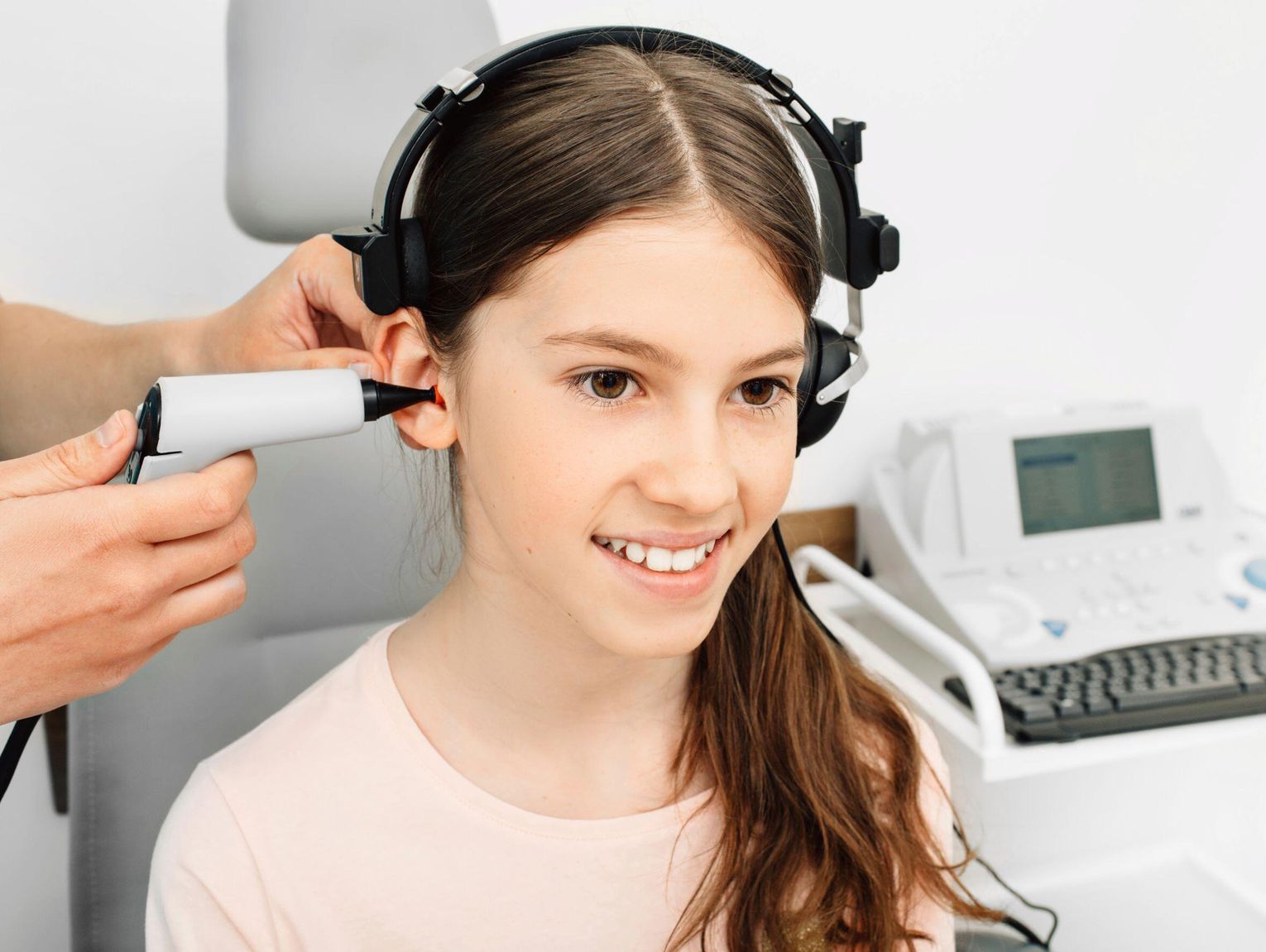 Wpływ niedosłuchu na życie – skutki, o których warto wiedzieć