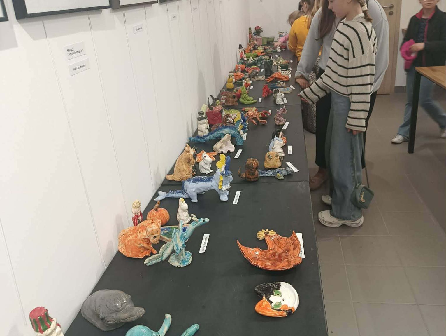 Wystawa dzieci w grodziskim Ognisku Plastycznym