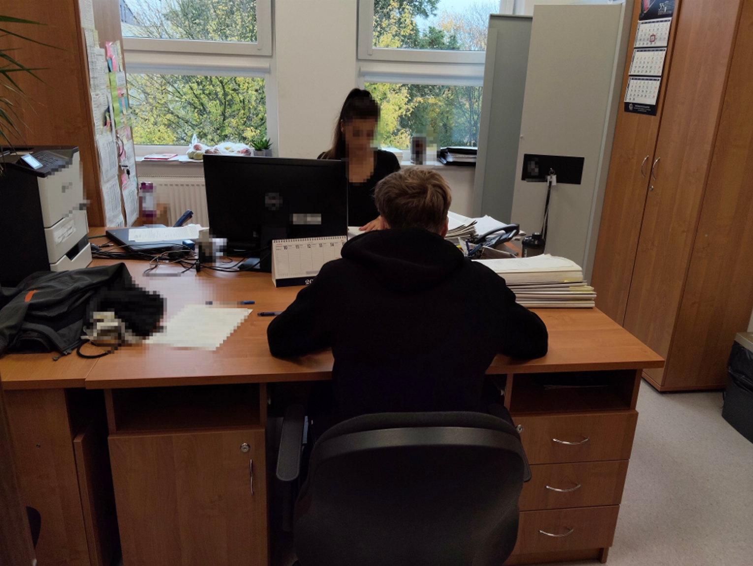 Zatrzymany za sprzedaż podróbek znanych marek – 27-latek z Pruszkowa odpowie przed sądem