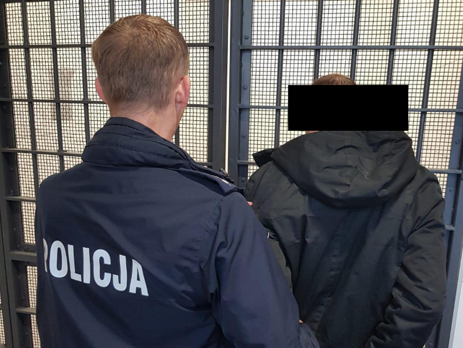 Zniszczył auta, bo uznał je za źle zaparkowane