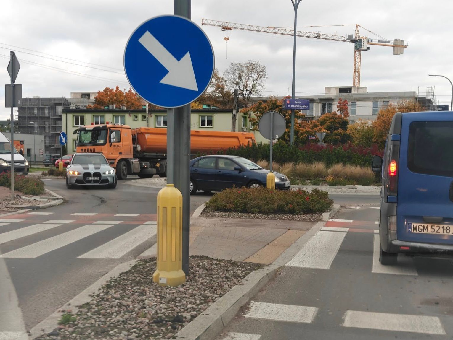 „Znowu ten koszmar!”. Ogromne korki na remontowanym odcinku Królewskiej w Milanówku