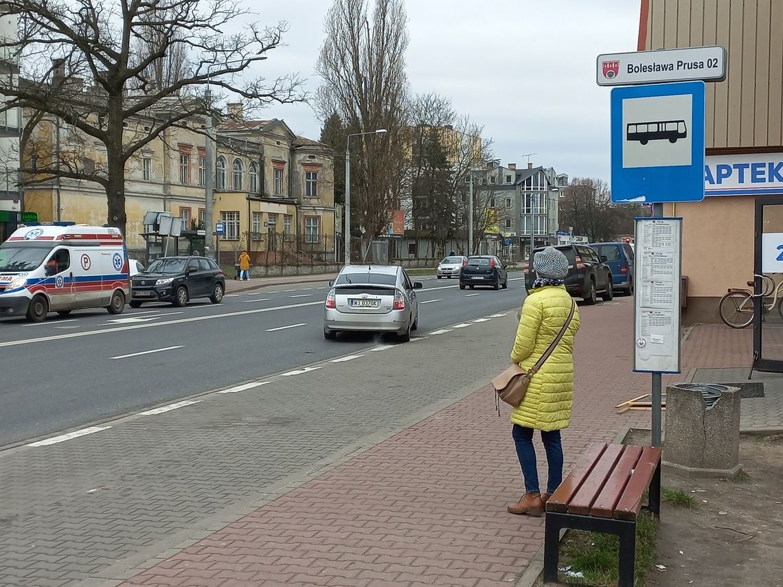 Autobus zmiażdżył starszej kobiecie stopę