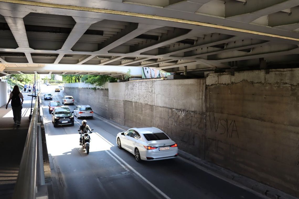 Zamykają tunel w Brwinowie. Burmistrz: „Pierwsze dni to będzie Armagedon”. Wyznaczono objazdy Zamykają tunel w Brwinowie. Burmistrz: „Pierwsze dni to będzie Armagedon”. Wyznaczono objazdy