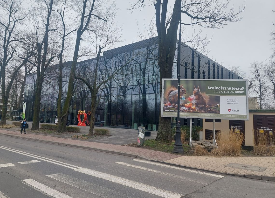 Czyściutko i kwiatki posadzone