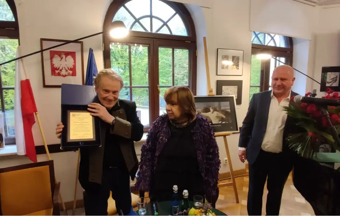 Daniel Olbrychski Honorowym Obywatelem Podkowy Leśnej! Magiczny wieczór pełen emocji i sztuki