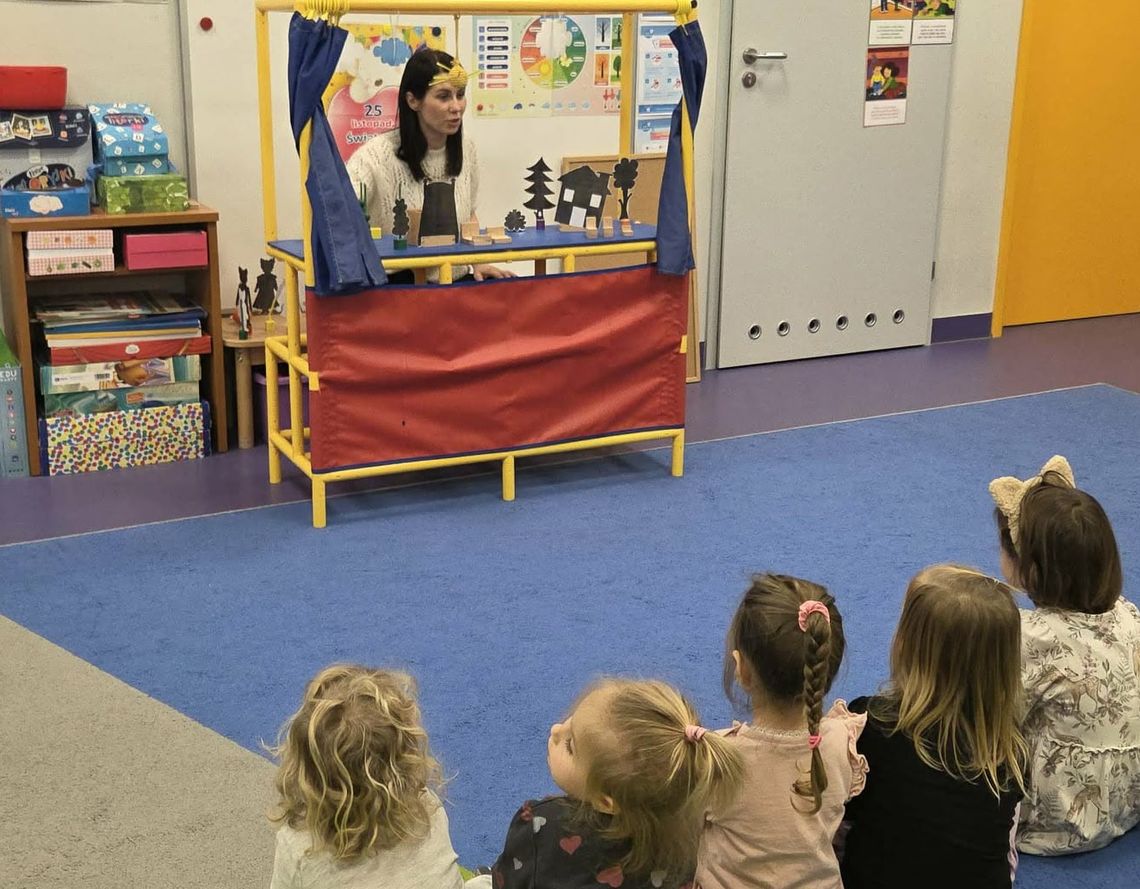 Drewniane klocki zamiast ekranów. Jak metoda Frebla pomaga dzieciom odzyskać skupienie Drewniane klocki zamiast ekranów. Jak metoda Frebla pomaga dzieciom odzyskać skupienie