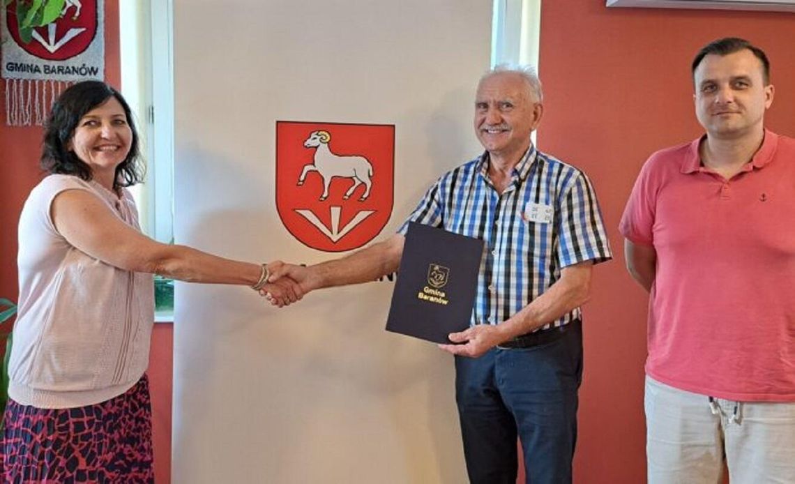 Dwie szkoły w gminie Baranów zyskają nowe oblicze! Podpisano umowy na remonty