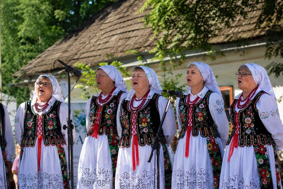 Festiwal Pieśni Ludowej w Dworku Adama Chełmońskiego Festiwal Pieśni Ludowej w Dworku Adama Chełmońskiego