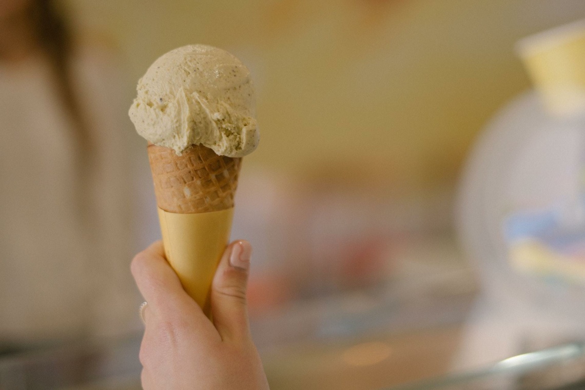 Kolejne sklepy wycofują lody. Całe partie z zakazanym składnikiem