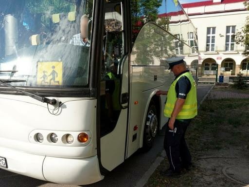 Kontrole autobusów przed wakacyjnymi wyjazdami