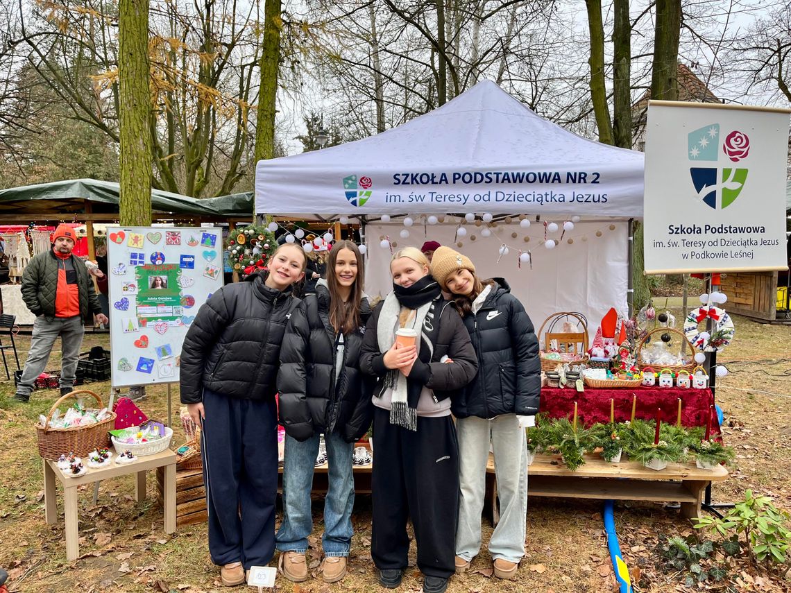 Magia IV Jarmarku Bożonarodzeniowego w Podkowie Leśnej – relacja, strefy i świąteczne nowości