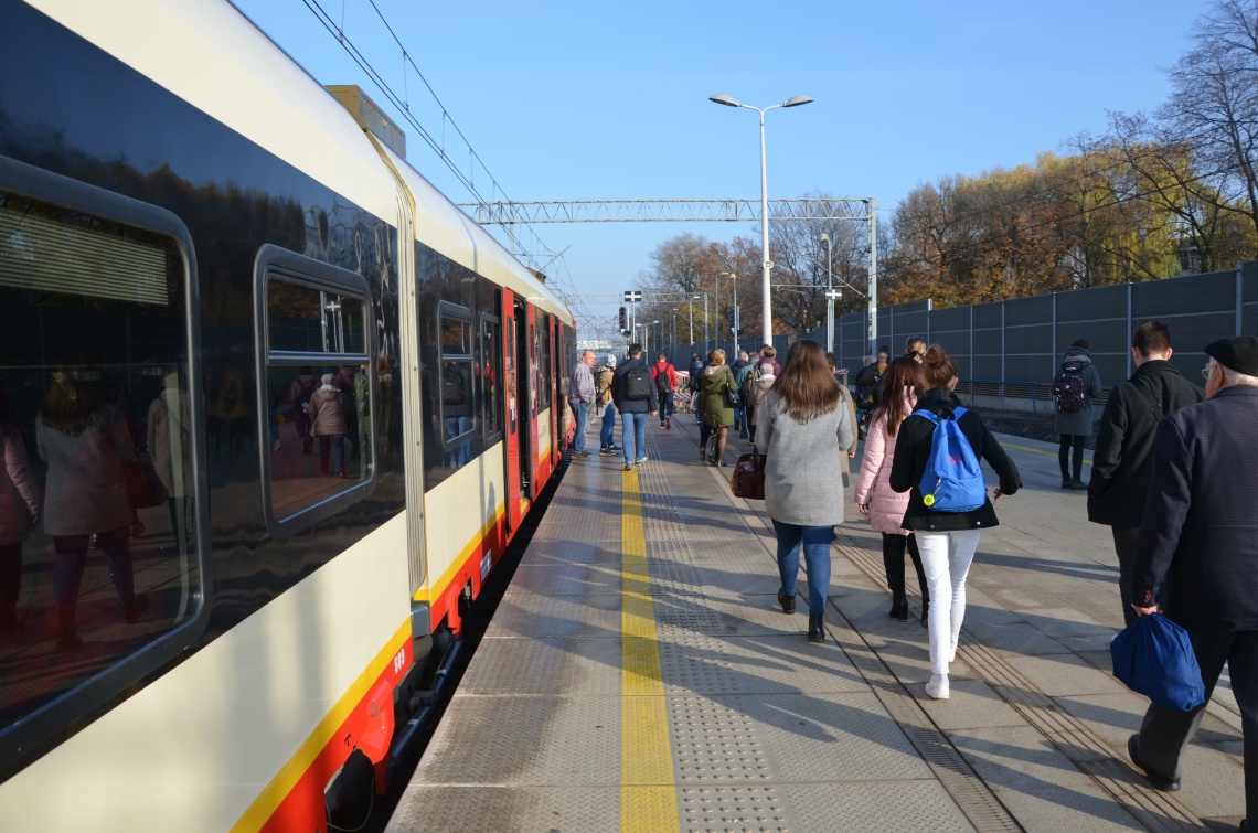 Mniej autobusów, więcej pociągów