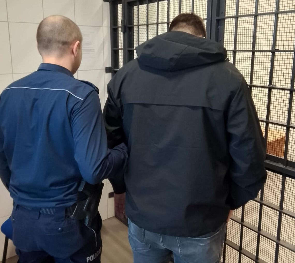 Myślał, że nikt go nie widzi. Zuchwałe kradzieże w Raszynie i szybka akcja policji!