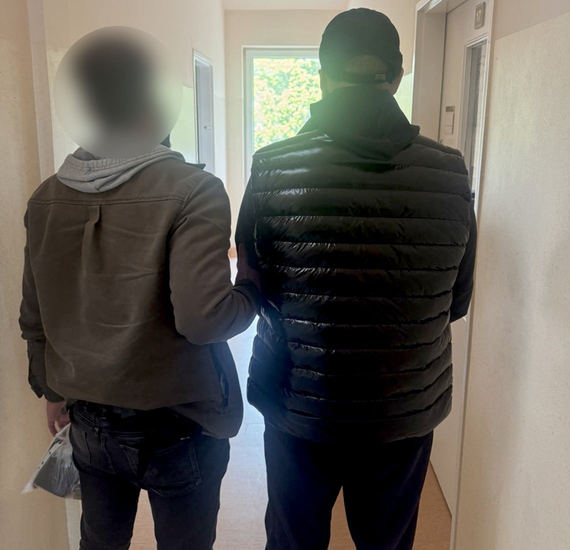 Myślał, że nikt go nie zatrzyma. Szokujący finał kontroli 42-latka w Milanówku!