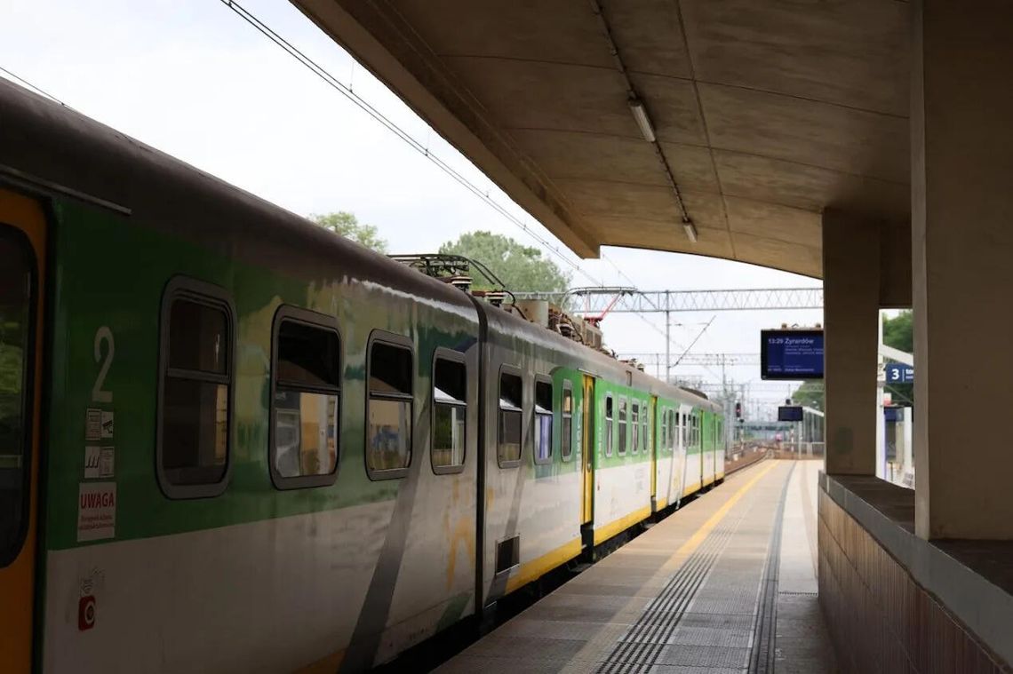 Nocne autobusy zamiast pociągów do Żyrardowa