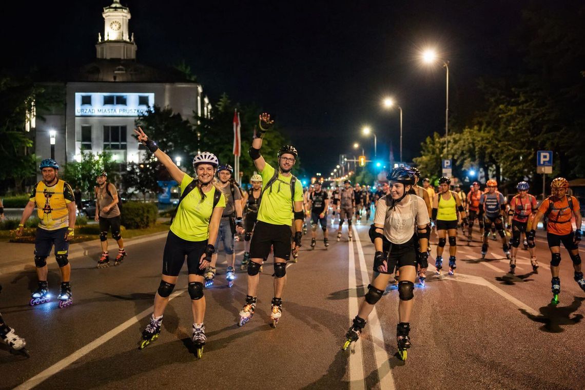 Nocny rajd na rolkach przez Pruszków i Piastów. Rolkarze pokonają 27 kilometrów Nocny rajd na rolkach przez Pruszków i Piastów. Rolkarze pokonają 27 kilometrów
