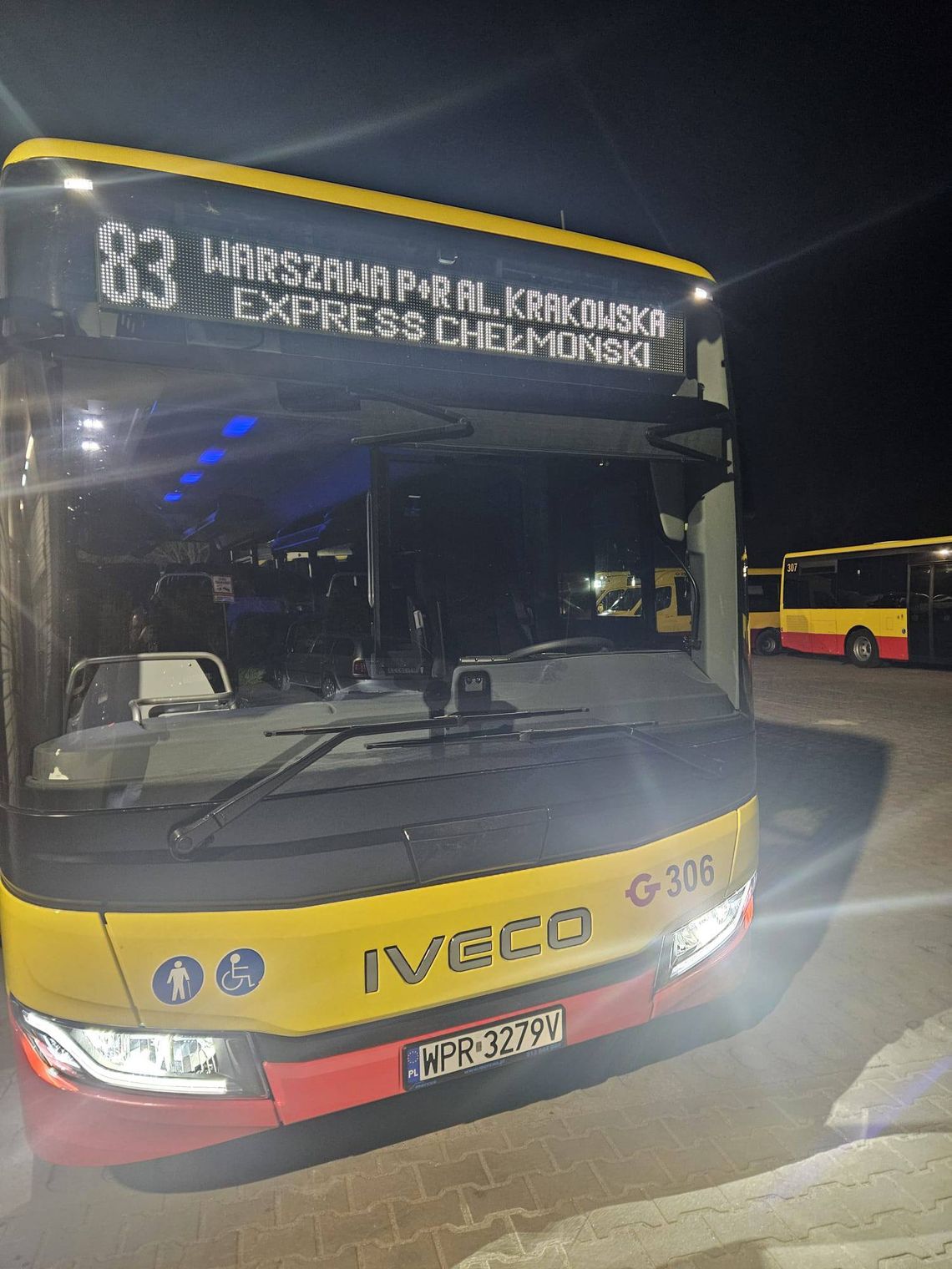 Nowa linia 83 Express Chełmoński ruszyła – szybkie połączenie z Warszawą Nowa linia 83 Express Chełmoński ruszyła – szybkie połączenie z Warszawą