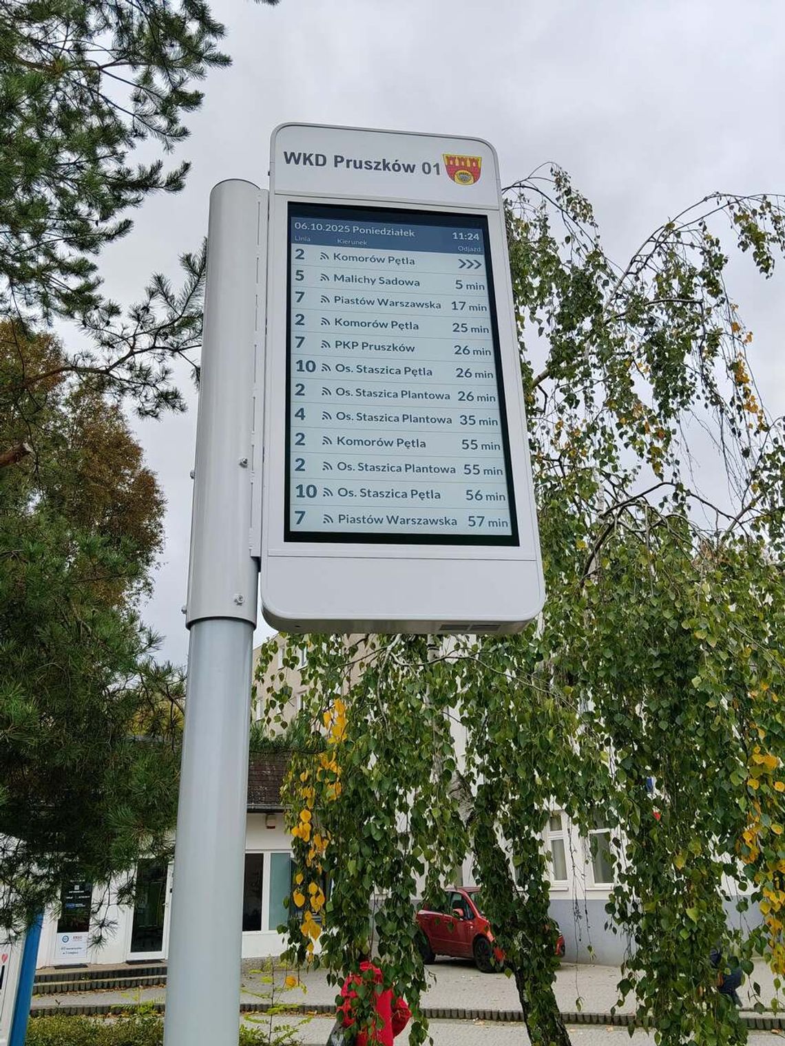 Nowa tablica na przystanku WKD Pruszków 01. Komunikacja coraz bardziej nowoczesna