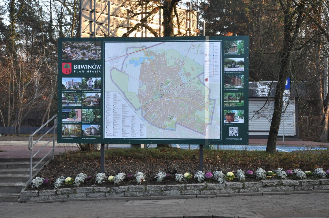 Nowe tablice z mapami w Brwinowie