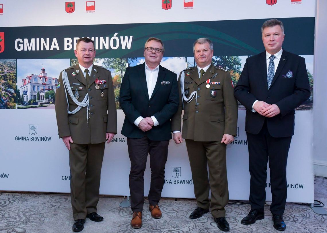 Nowi honorowi obywatele gminy Brwinów. Uroczysta gala w Pałacyku Otrębusy